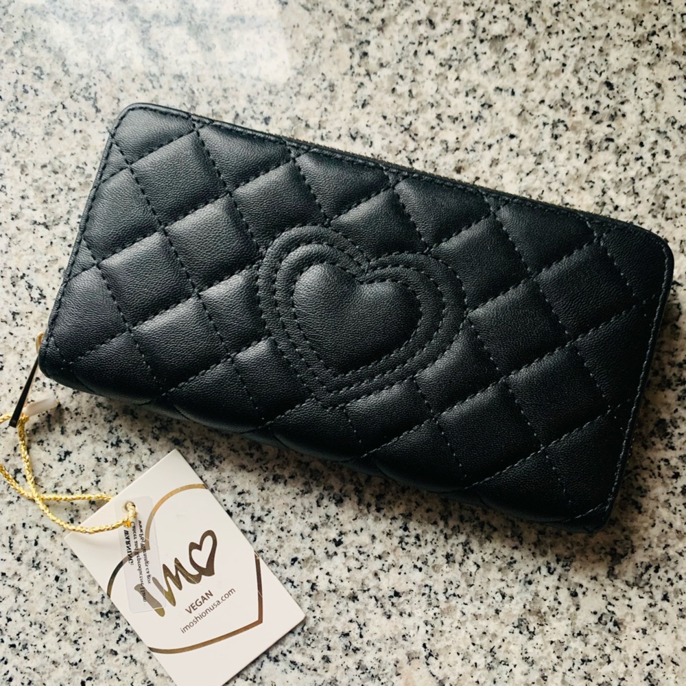 Brand New Vegan Leather Quilted Heart Zippy Wallet